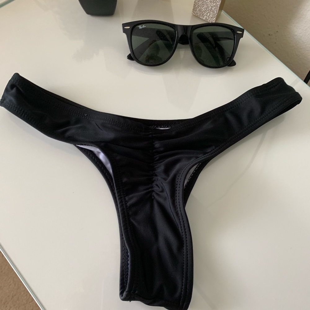 Swim bottoms - Picture 2 of 4